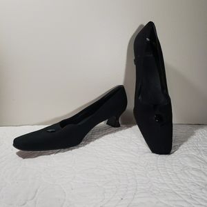 Stuart Weitzman Women's Black Block Kitten Heels